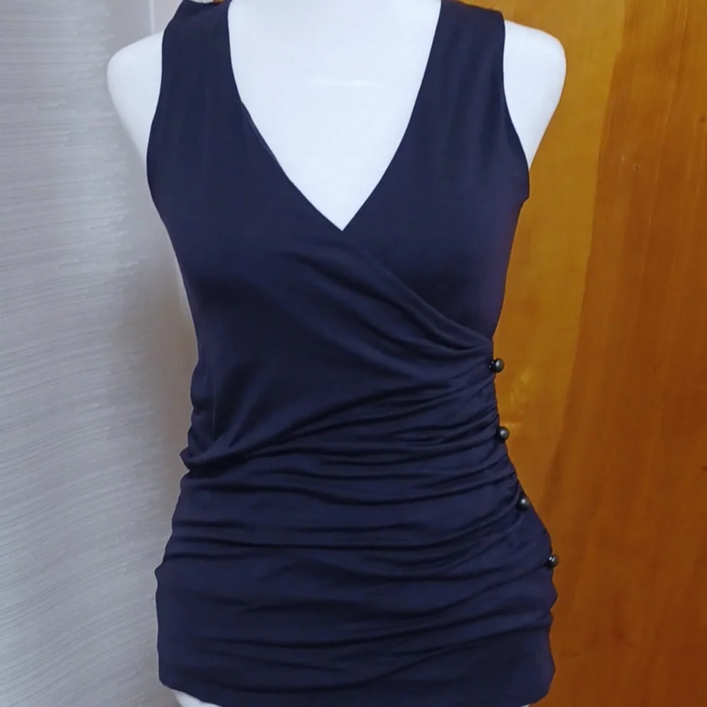 Top - Picture 2 of 6